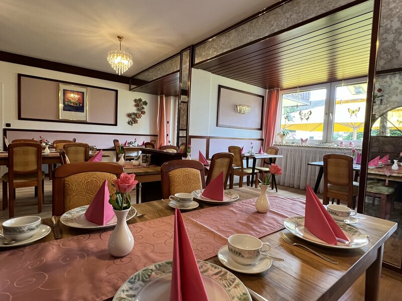 HP_Fruehstuecksraum_3__Seite_5-6